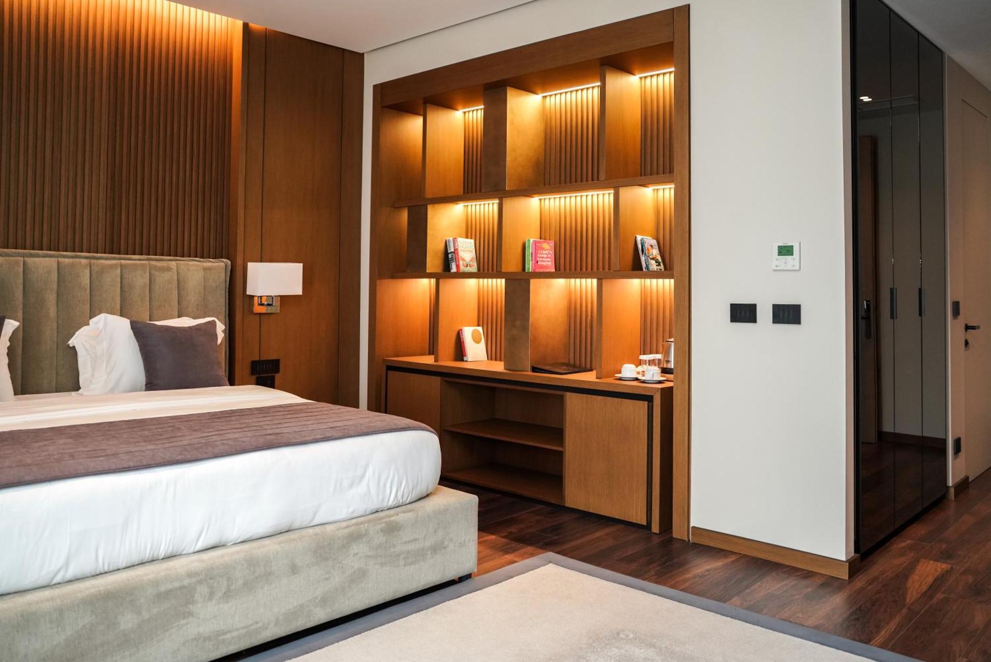 Supreme Hotel Golem  Eksteriør bilde